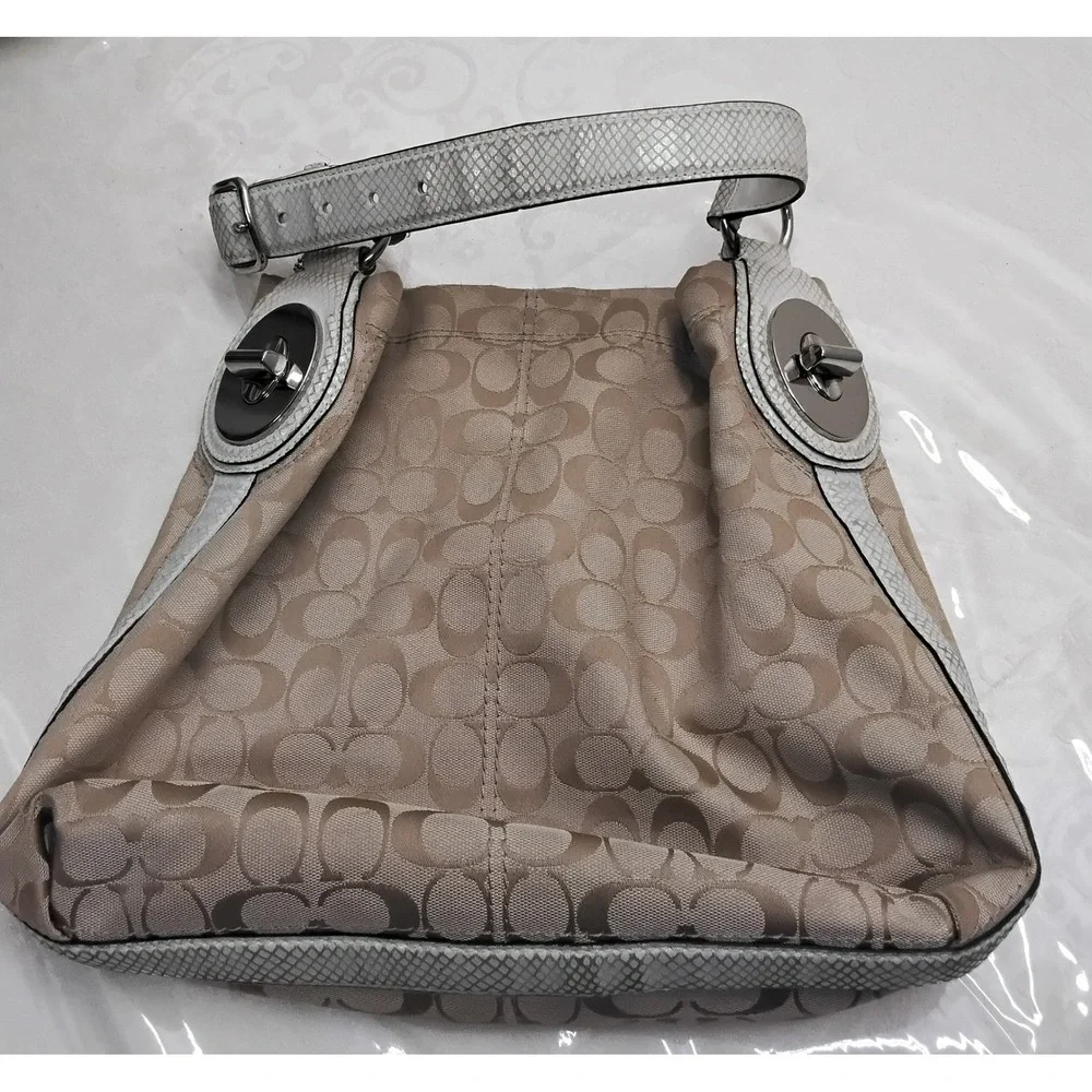 Coach F16538 Signature Jacquard Hobo‎ Shoulder Bag White Leather Trim
